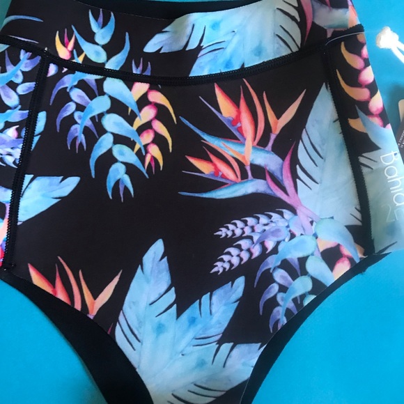 ONeill Australia X Kokoh The Surf Series Surf Brief  - Ltd Edition  - US 4 - NWT - Picture 2 of 12